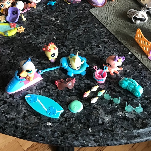 Littlest Pet Shops! - Picture 1 of 16